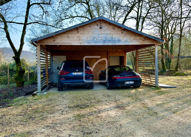 Maison - 450 m² - 17 pièces