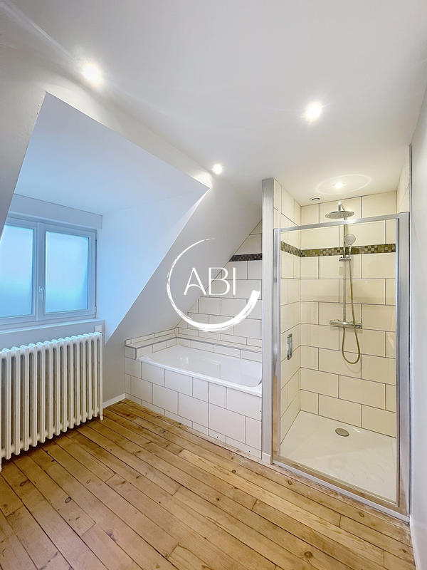 Maison - 140 m² - 6 pièces