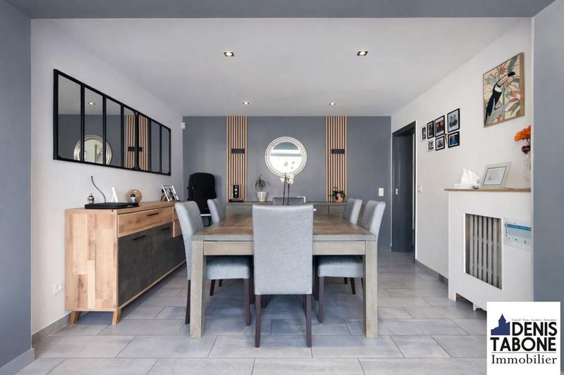 Maison traditionnelle - 102 m² - 6 pièces