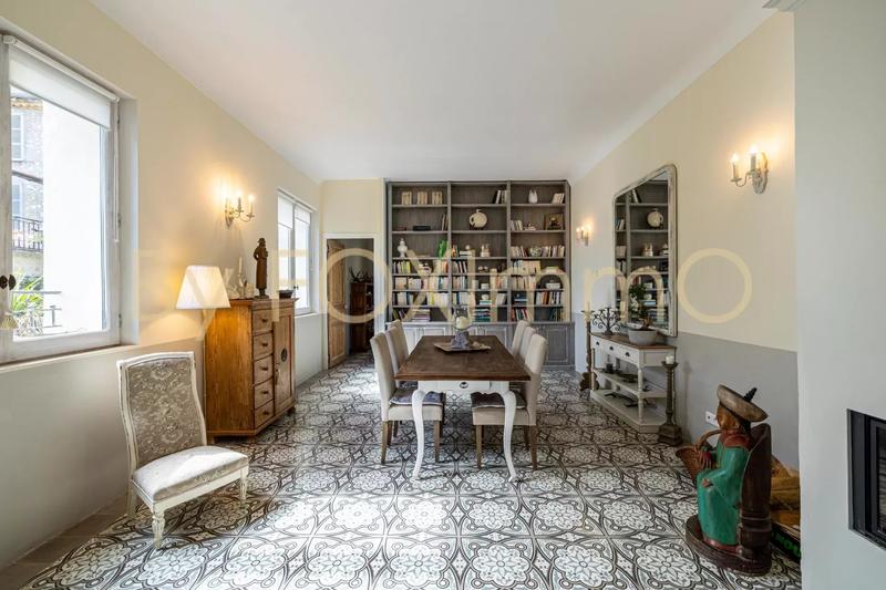 Maison de ville - 230 m² - 9 pièces