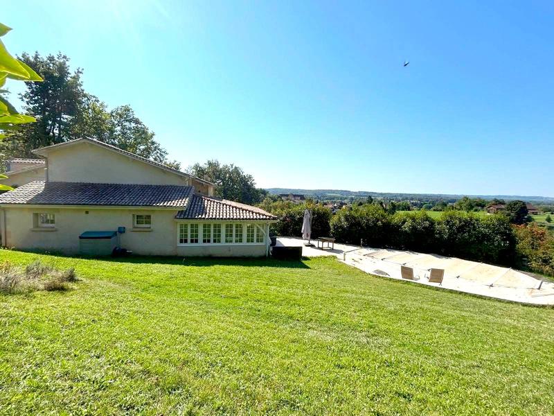 Maison ancienne - 209 m² - 7 pièces