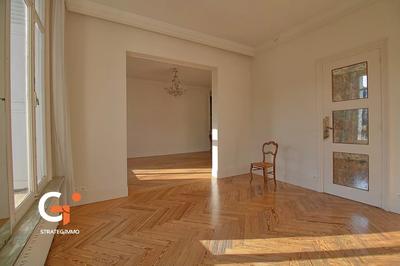 Maison - 195 m² - 8 pièces