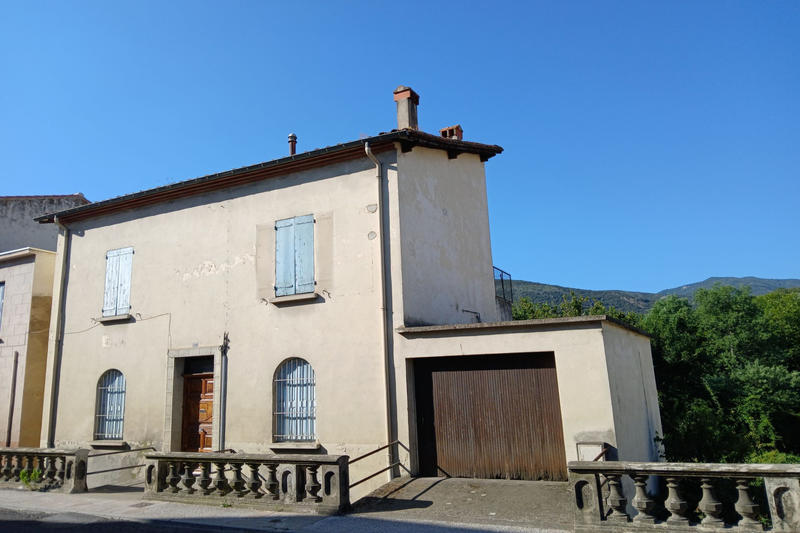 Maison - 92 m² - 5 pièces