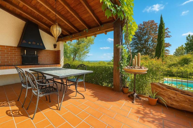 Maison - 300 m² - 9 pièces