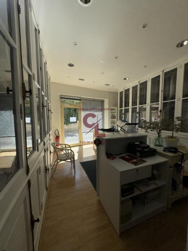 Maison - 270 m² - 6 pièces