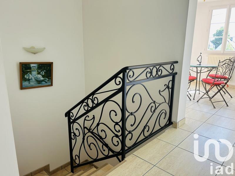 Maison - 256 m² - 8 pièces