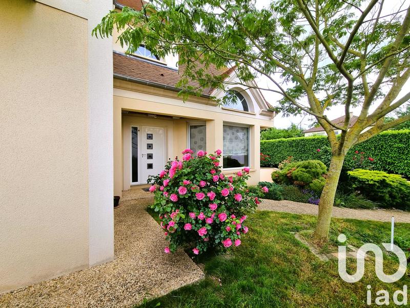 Maison - 202 m² - 9 pièces