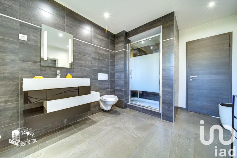 Appartement - 222 m² - 7 pièces