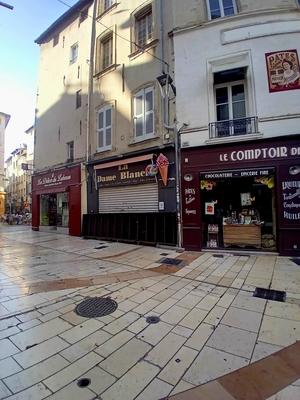 Local commercial - 79 m² - 1 pièce