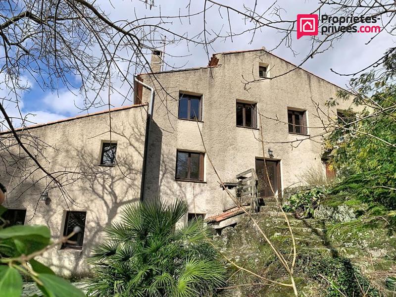 Maison - 215 m² - 9 pièces