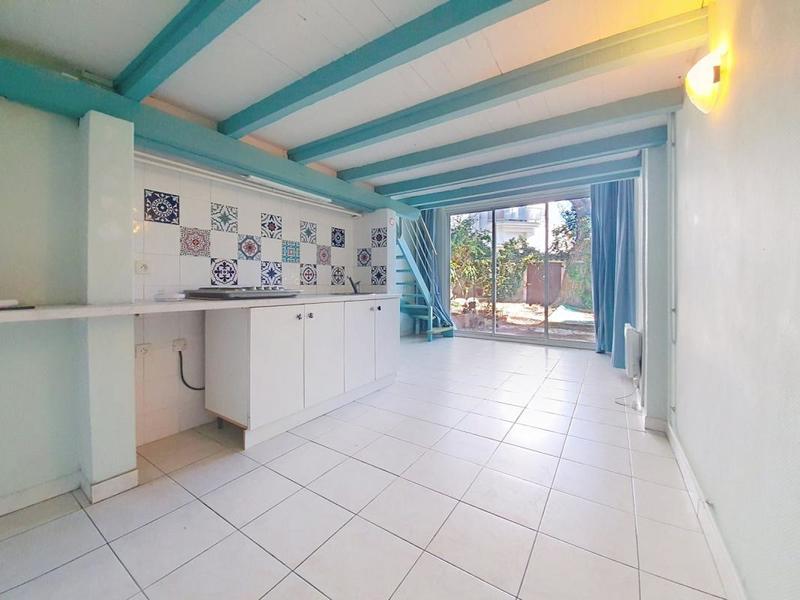 Maison - 223 m² - 9 pièces