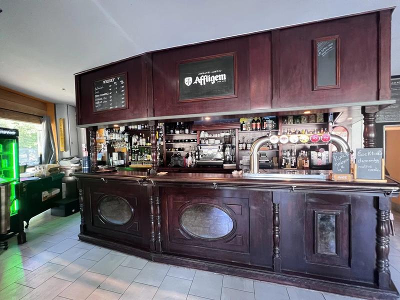 Magasins - 66 m² - 1 pièce