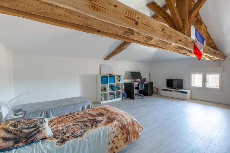 Maison en pierre - 190 m² - 7 pièces