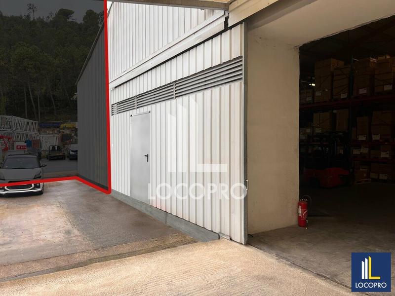 Local d'activité / Entrepôt - 405 m²