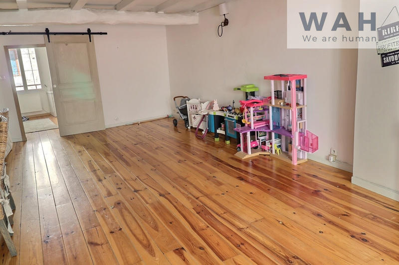 Maison - 239 m² - 6 pièces