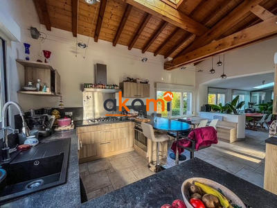 Maison - 140 m² - 5 pièces