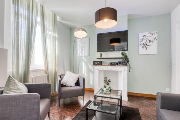 Appartement - 90 m² - 5 pièces