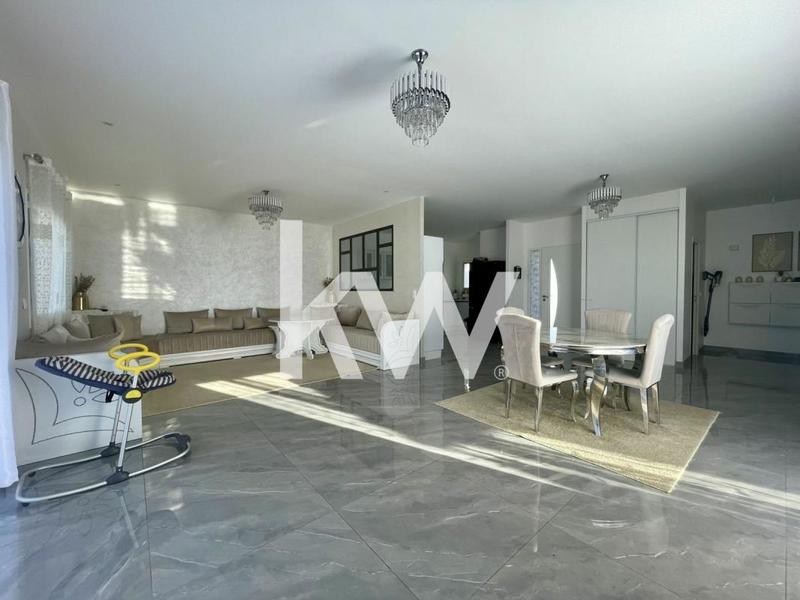 Maison - 121 m² - 4 pièces