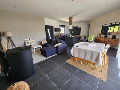 Maison - 110 m² - 5 pièces