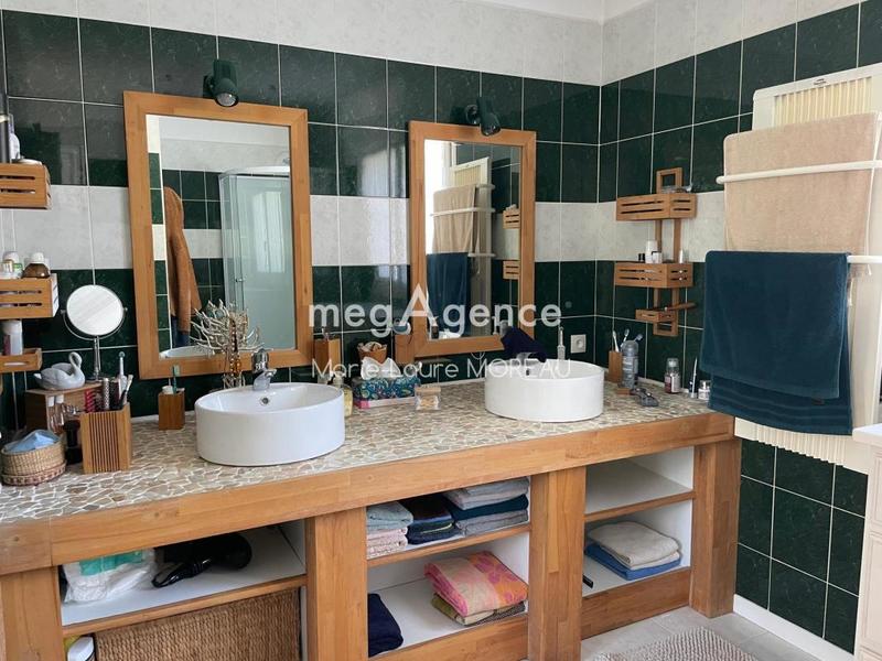 Maison - 213 m² - 6 pièces