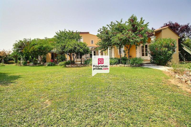 Maison - 230 m² - 8 pièces