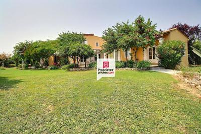 Maison - 230 m² - 8 pièces