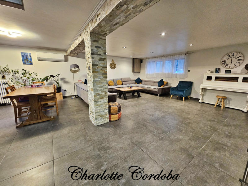 Maison - 140 m² - 5 pièces