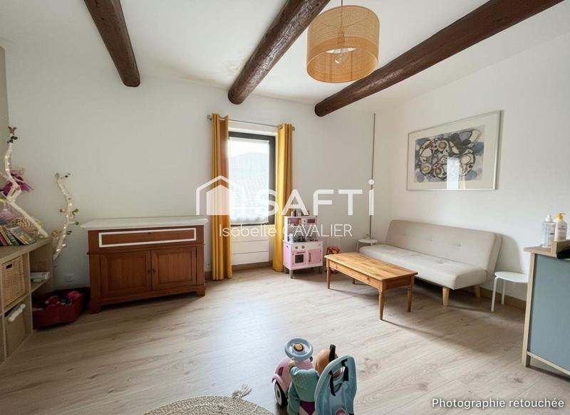 Maison - 230 m² - 6 pièces