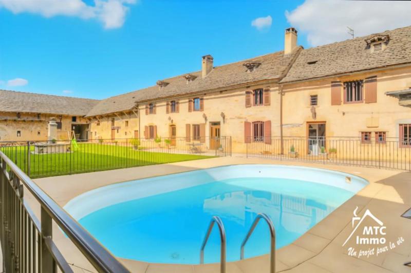 Demeure - 340 m² - 10 pièces