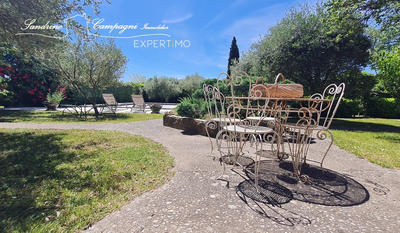 Maison - 202 m² - 7 pièces