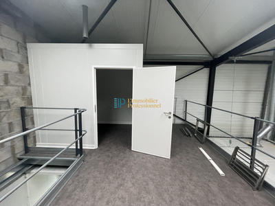 Local d'activités - 163 m²