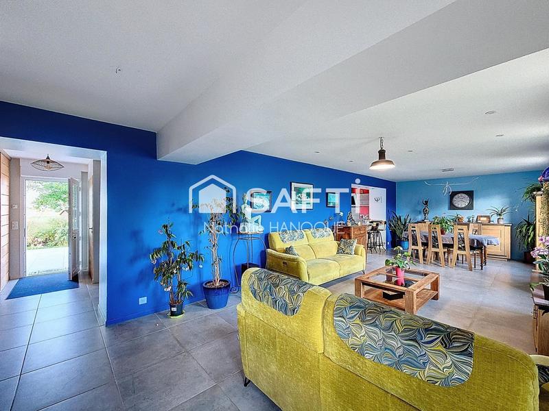 Maison - 204 m² - 9 pièces