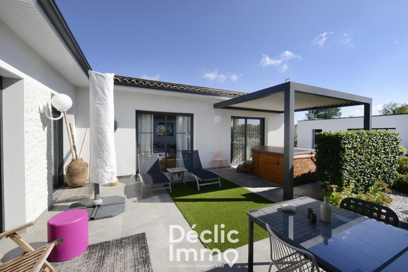 Maison - 204 m² - 5 pièces