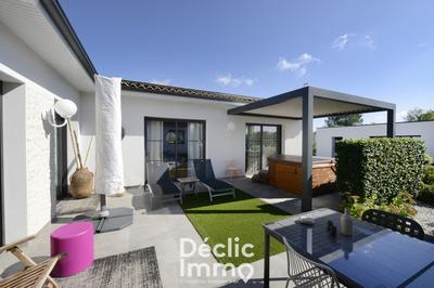 Maison - 204 m² - 5 pièces