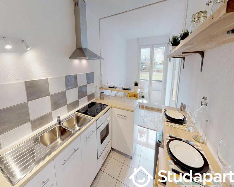 Chambre - 70 m² - 1 pièce