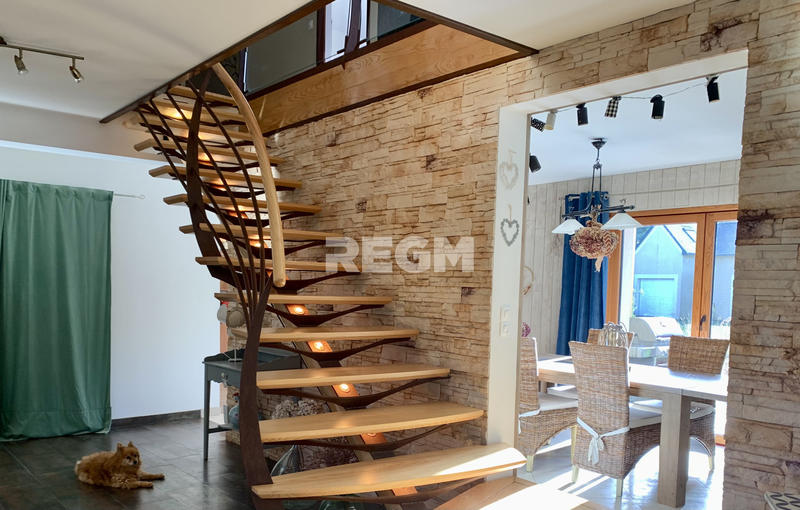 Propriété - 323 m² - 10 pièces