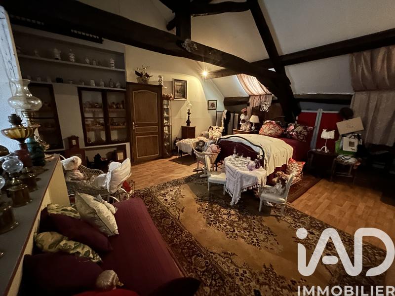 Maison - 255 m² - 16 pièces