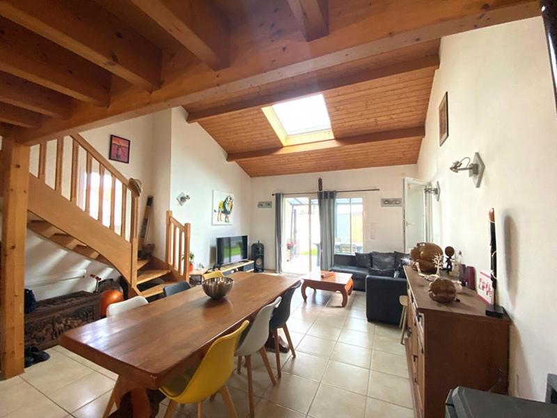 Maison - 95 m² - 4 pièces