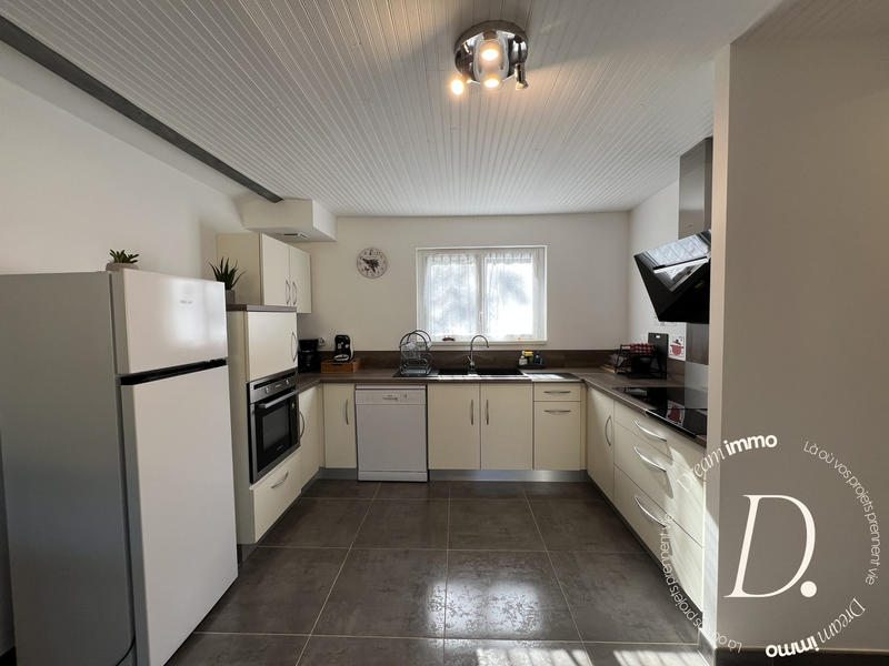 Maison - 207 m² - 7 pièces