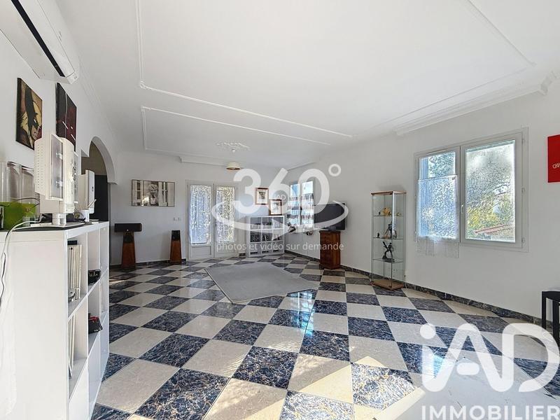 Maison - 177 m² - 7 pièces