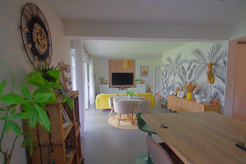 Appartement - 93 m² - 5 pièces