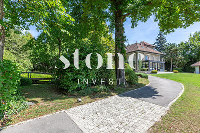 Maison - 320 m² - 8 pièces