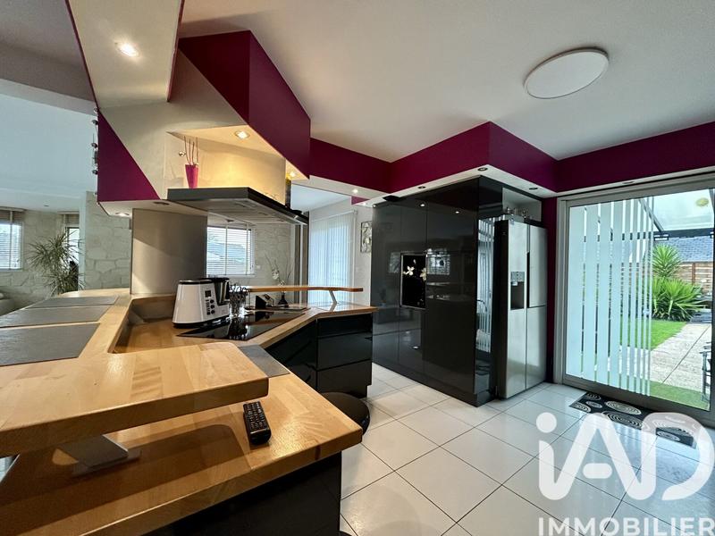 Maison - 260 m² - 8 pièces