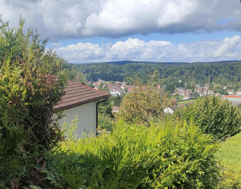 Maison - 95 m² - 5 pièces