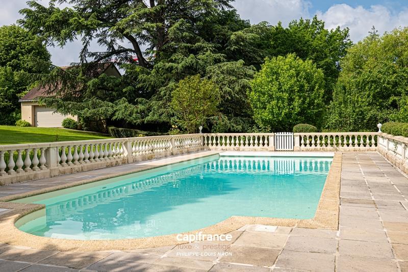 Maison bourgeoise - 260 m² - 10 pièces