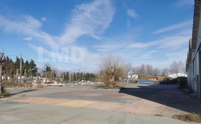 Entrepôt - 2 200 m² - 1 pièce