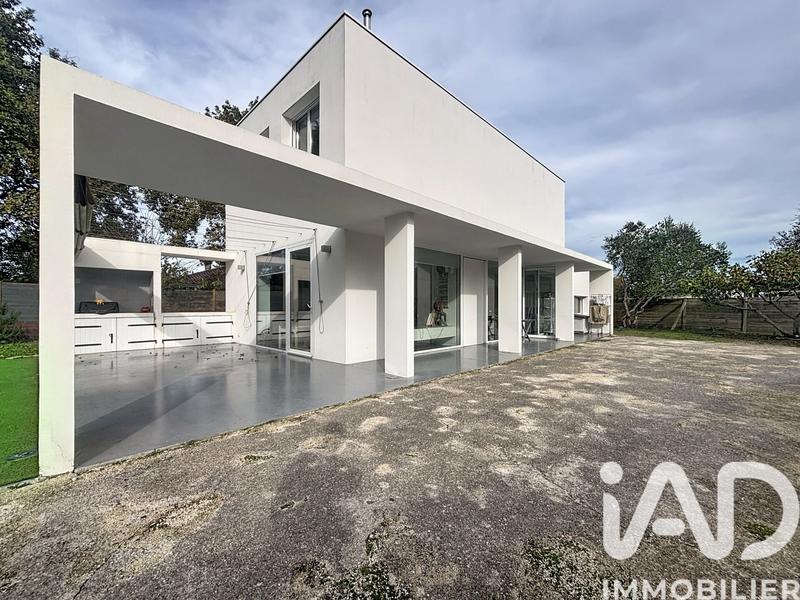 Maison de maîtres - 140 m² - 5 pièces