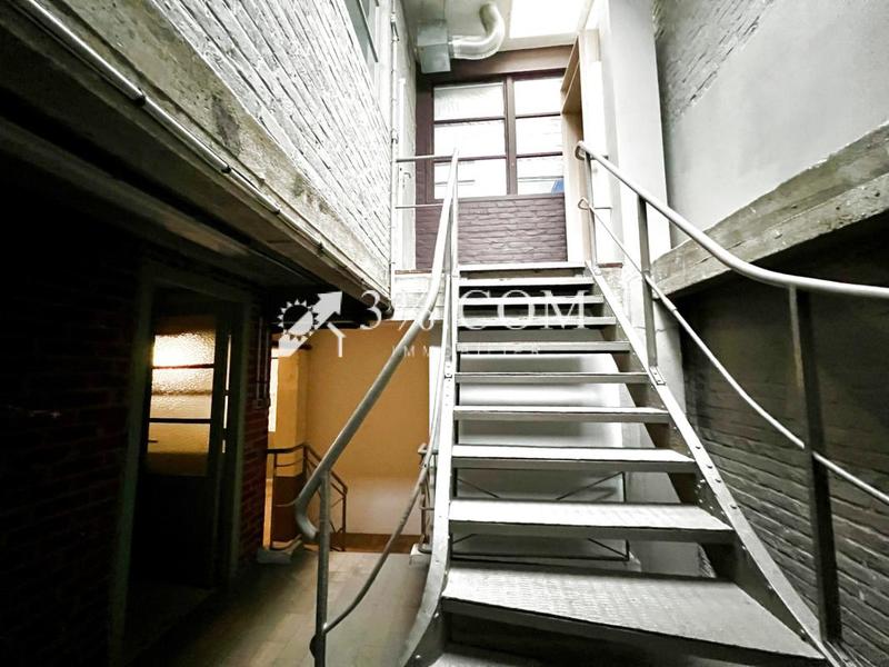 Loft - 202 m² - 6 pièces