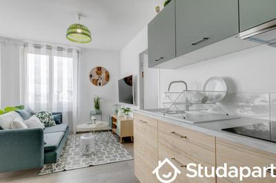 Chambre - 11 m² - 1 pièce