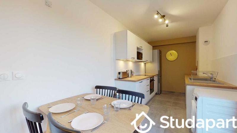 Chambre - 11 m² - 1 pièce